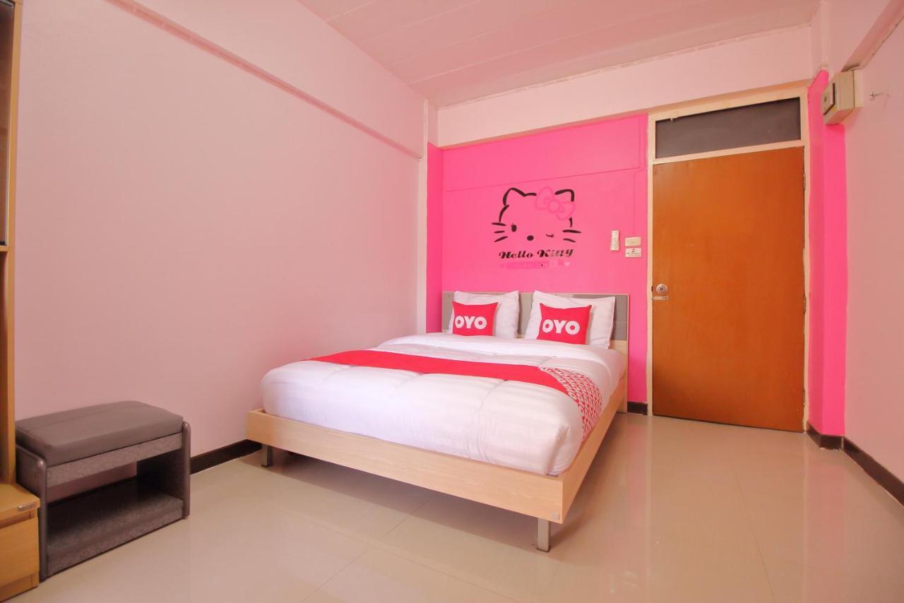 Oyo 618 At Khaosan Hostel (Adults Only) Бангкок Екстер'єр фото